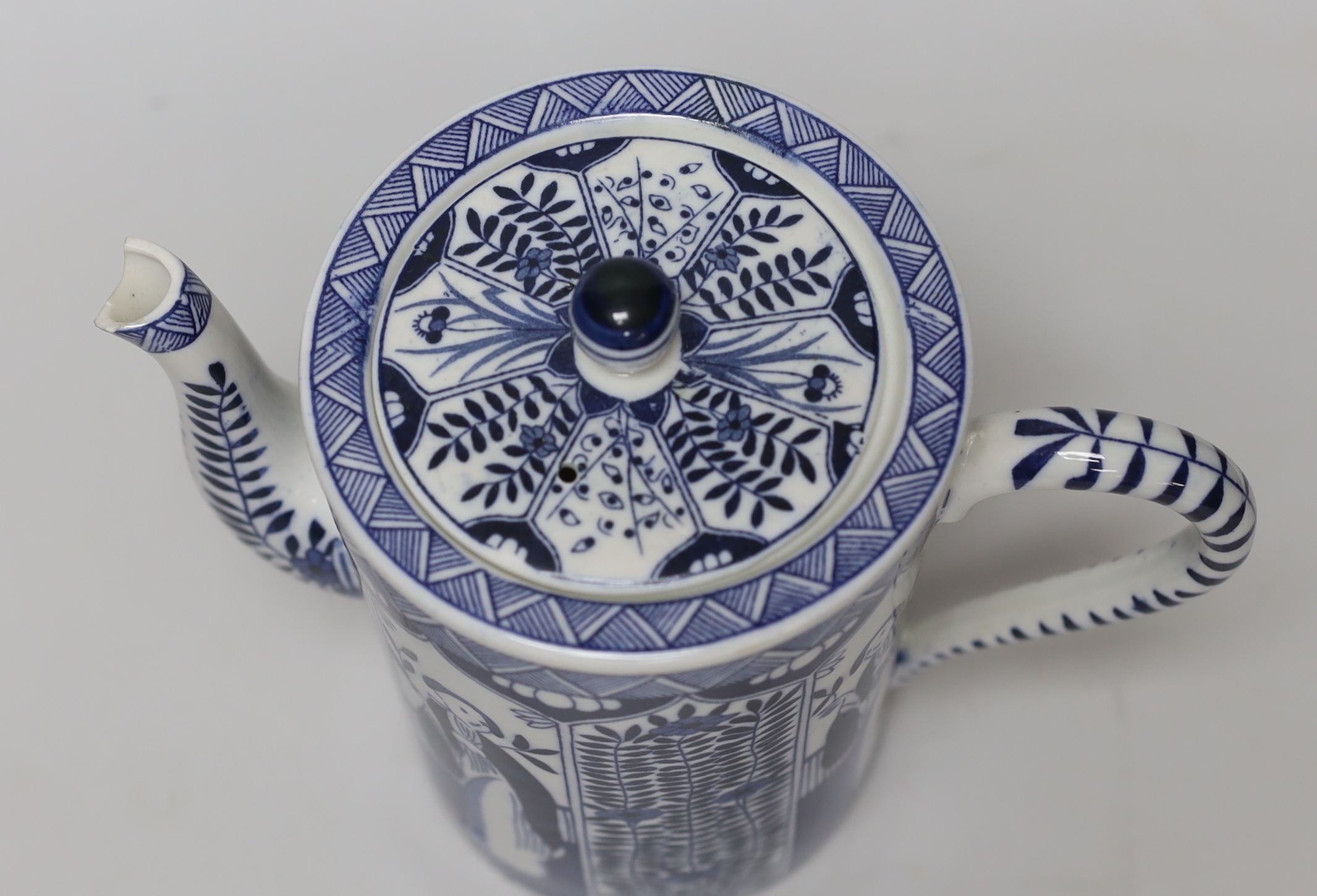 A Chinese style blue and white chocolate pot, 21cm